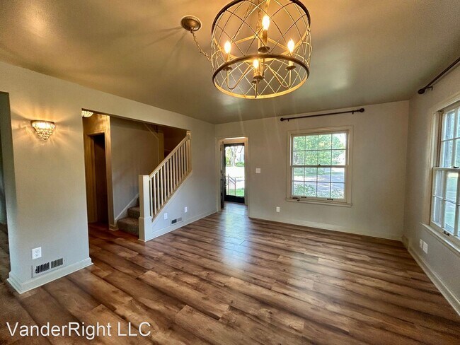 Building Photo - 3 br, 1 bath House - 1501 S Carter Pl