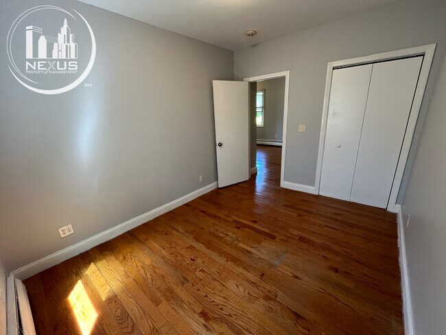 Building Photo - 30 Duncan St