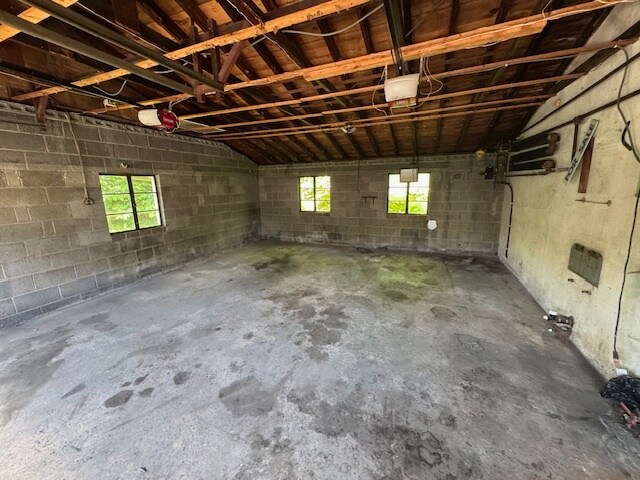 Building Photo - 1652 Murray St