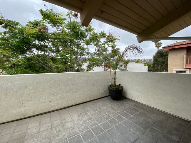 Building Photo - Lovely 2 Bedroom, 2 Bathroom Condo!