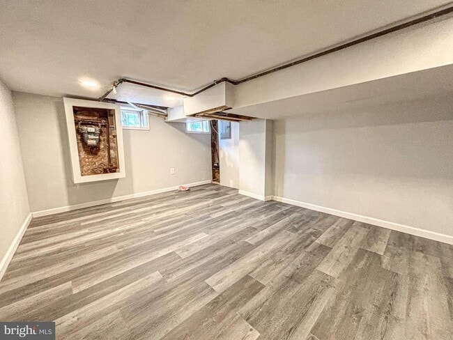 Building Photo - 1143 S Mole St