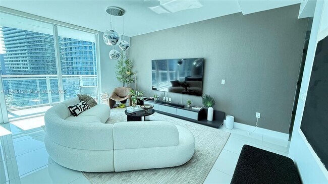 Building Photo - 1080 Brickell Ave