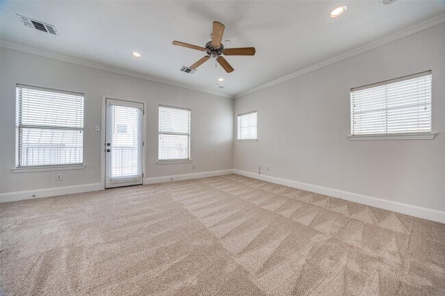 Building Photo - 1500 Pecos St