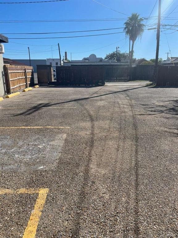 Building Photo - 14 E McIntyre St