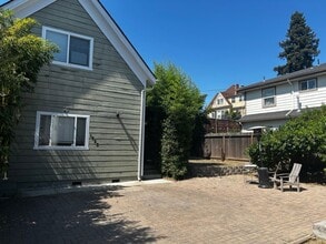 Building Photo - Renovated 2BR Home with Parking & Outdoor ...