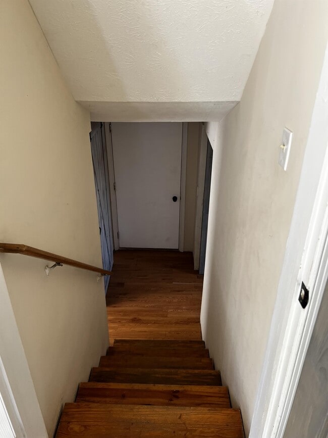 Building Photo - 28 Hershey Ct