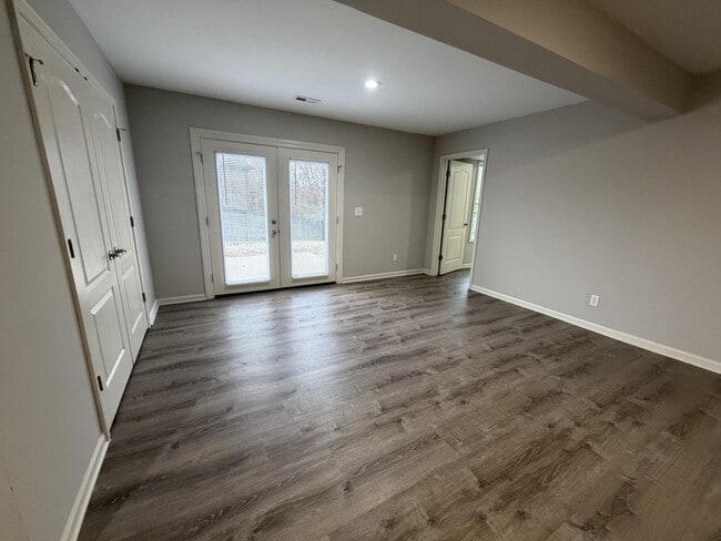 Building Photo - 208 Jackal Dr