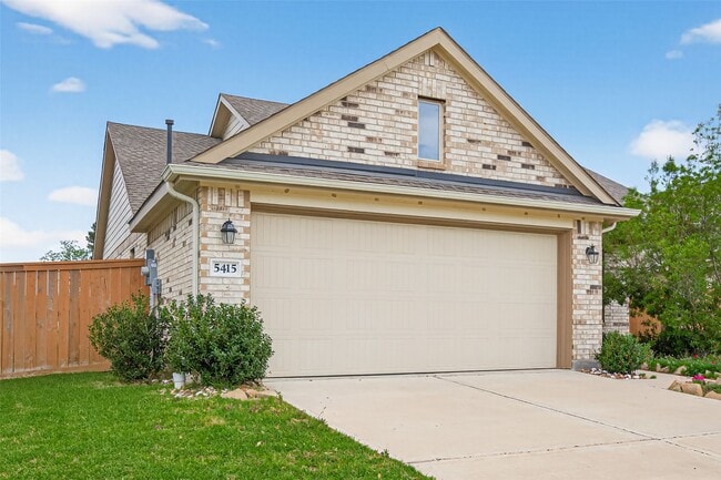 Building Photo - 5415 Tourmaline Wy