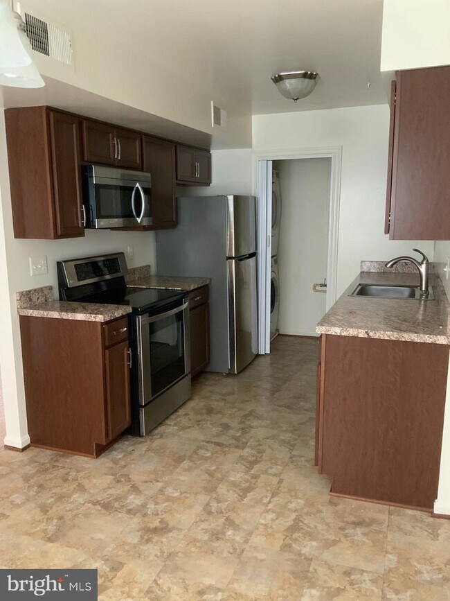 Building Photo - 14905 Cleese Ct