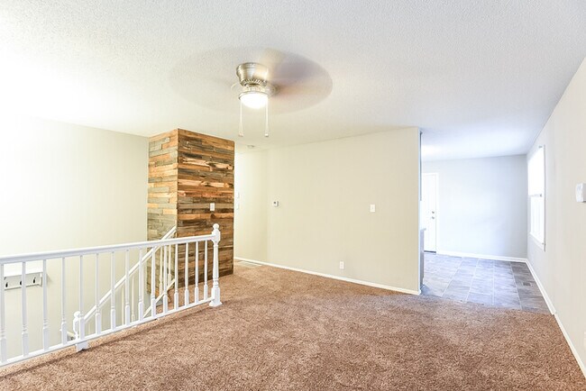 Building Photo - Spacious 4-Bedroom Home in Independence, MO