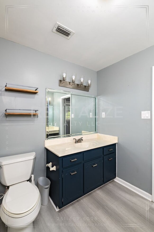 Building Photo - Spacious Brick Home in West Mobile!