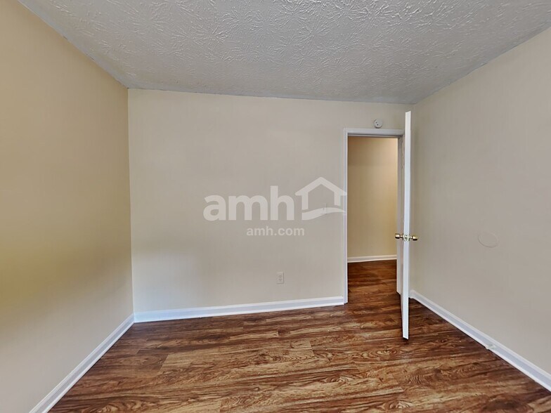 Building Photo - 1314 Sweetwater Ct