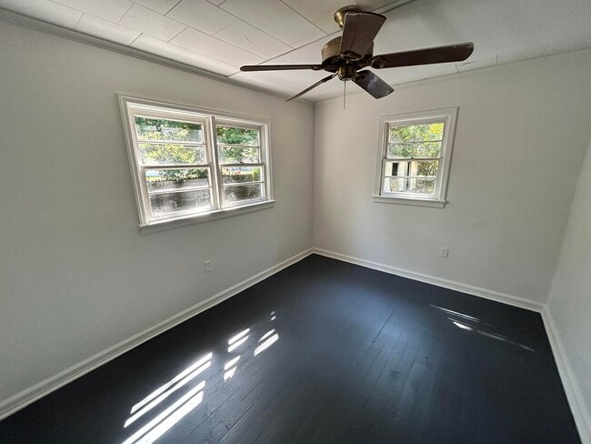 Building Photo - 209 Griffith Ave E