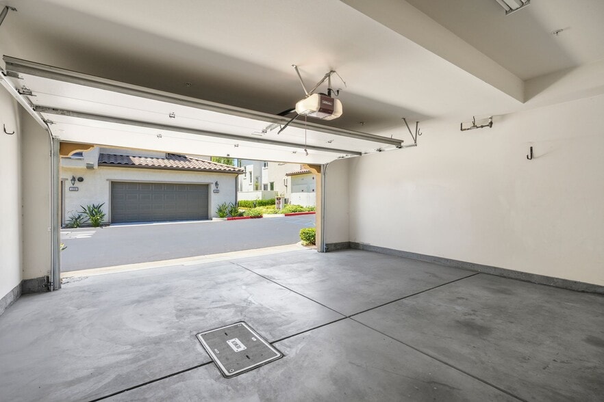 Building Photo - 11234 Paseo del Cielo