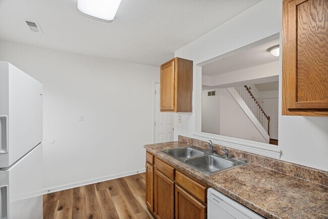 Building Photo - 3503 La Mesa Dr