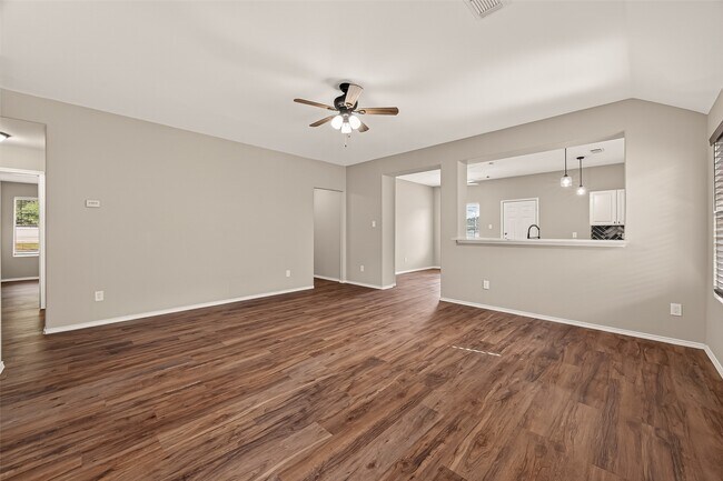 Building Photo - 9418 Belleclaire Ln