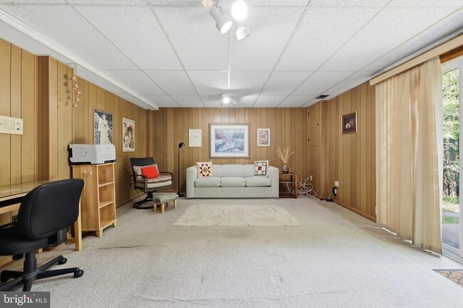Building Photo - 8350 Glastonbury Ct