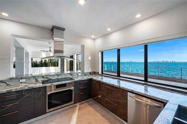 Building Photo - 1351 Bay Terrace