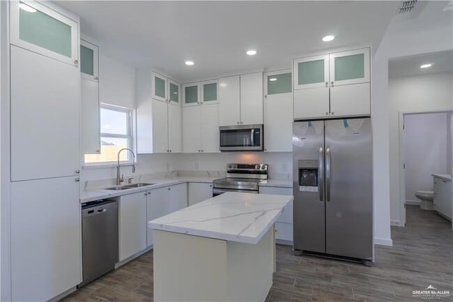 Building Photo - 10901 N Sugar Bear Dr