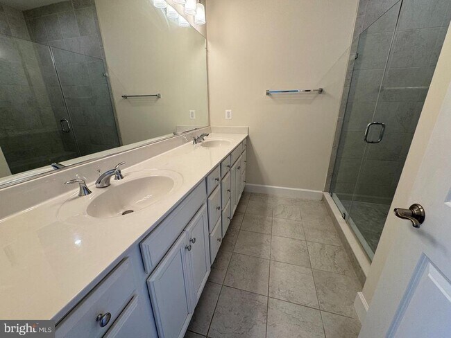 Building Photo - 9704 Glassy Creek Way