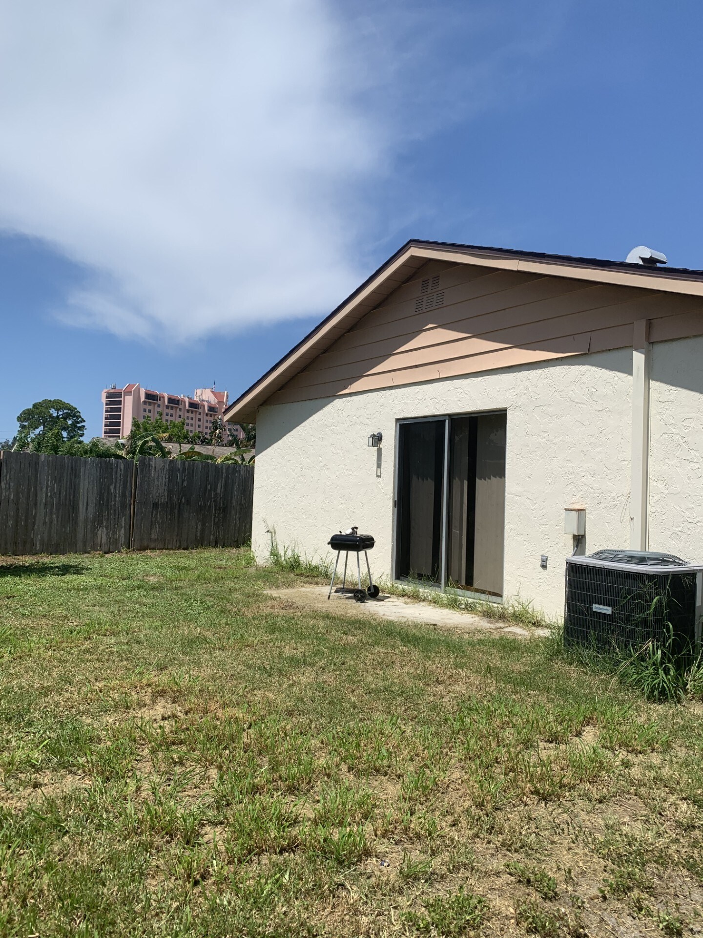 yard - 1916 Marcia St