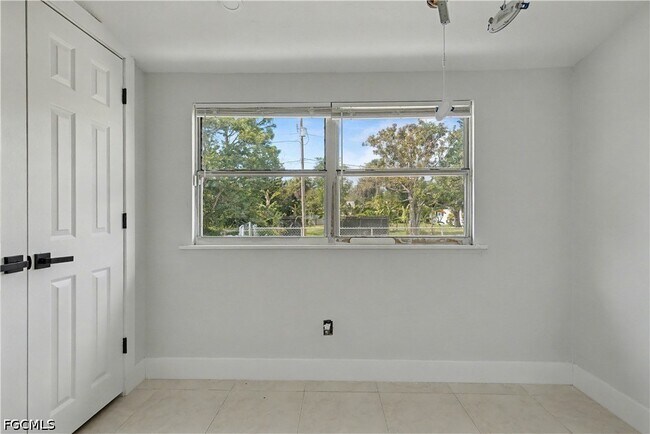 Building Photo - 138 Brooks Rd