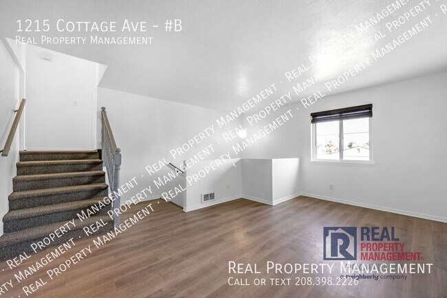 Building Photo - 1215 Cottage Ave
