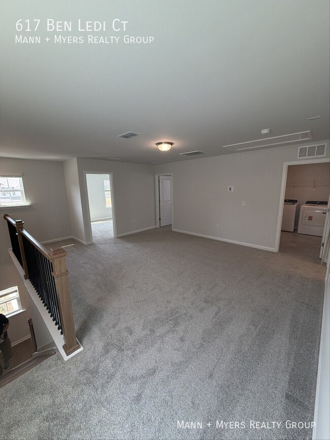 Building Photo - 617 Ben Ledi Ct