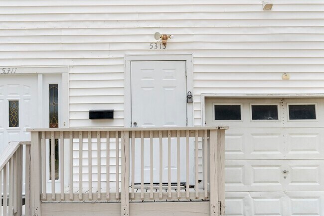 Building Photo - 5313 Perry Ave