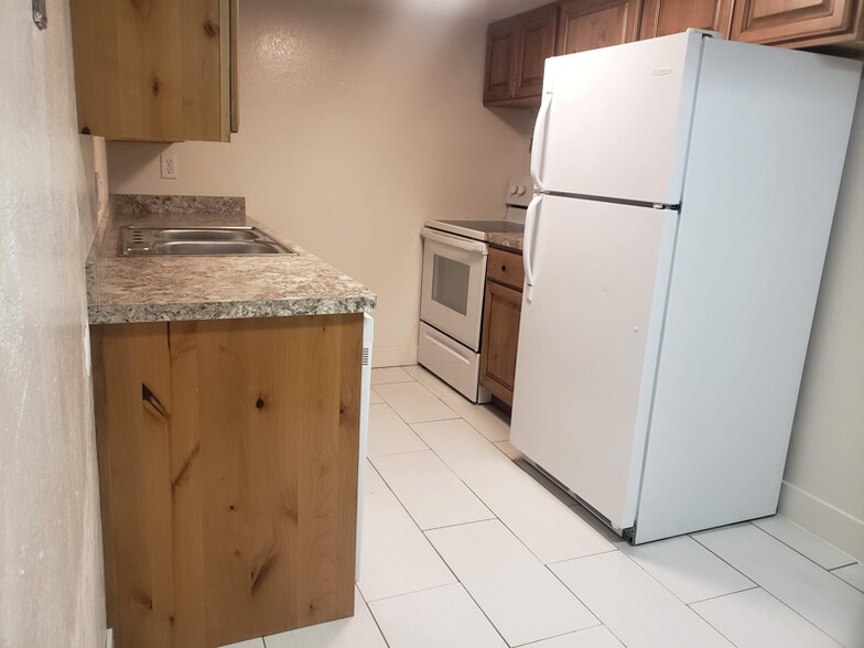 Building Photo - 170 W Foxbridge Dr