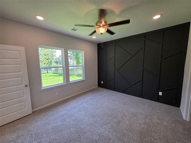 Building Photo - 110 Elm