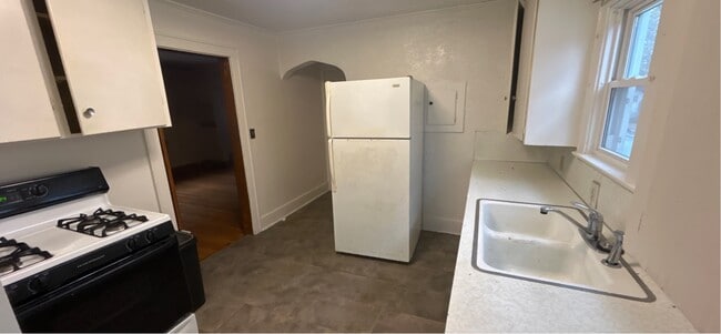 Building Photo - 138 S Francis Ave