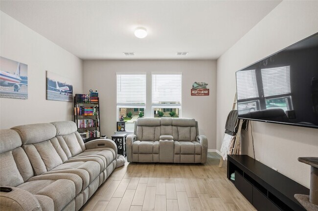 Building Photo - 4812 Foundation St