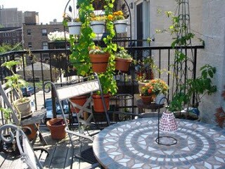 Private balcony, off bedroom 1 - 4933 N Winthrop Ave
