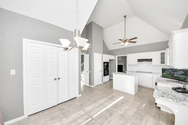 Building Photo - 5723 Whitemills Dr