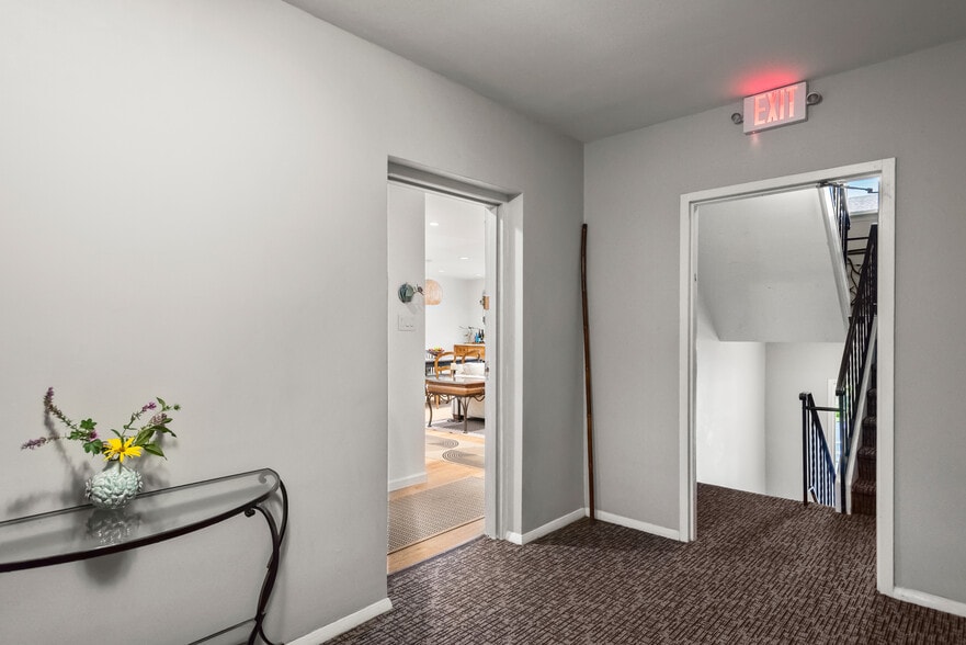 Building Photo - 48 Llanfair Rd