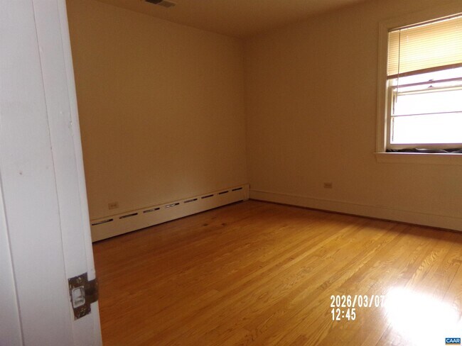 Building Photo - 127 Buckingham Cir