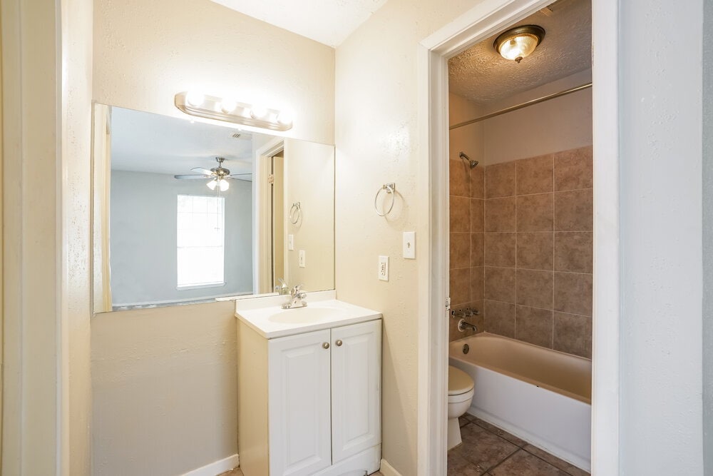 Building Photo - 14135 Barrone Dr