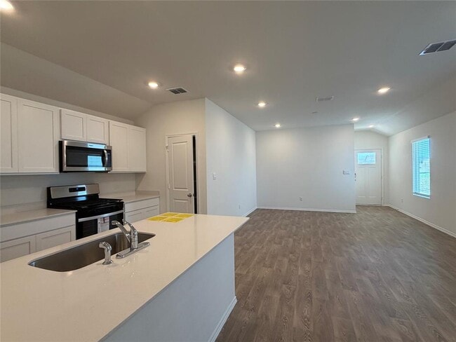 Building Photo - 312 Nizao Ln