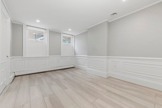 Building Photo - 49 Winchester St