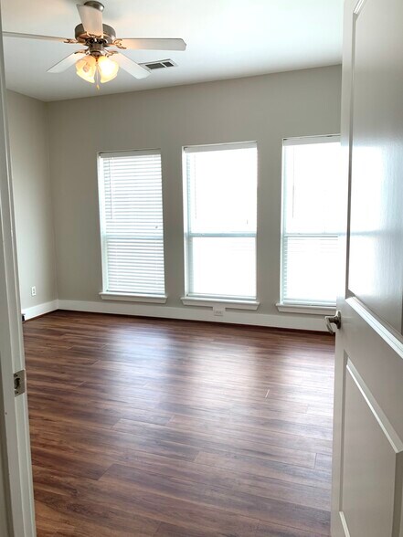 Building Photo - 1604 Tribeca Way