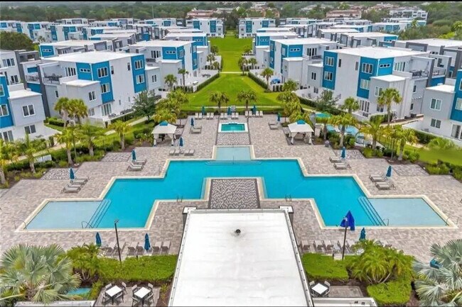 Building Photo - 7740 Sandy Ridge Dr