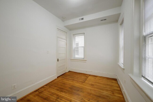 Building Photo - 2908 Q St NW