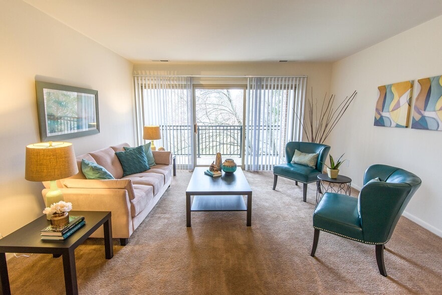 Living Room - Traver Ridge Heights