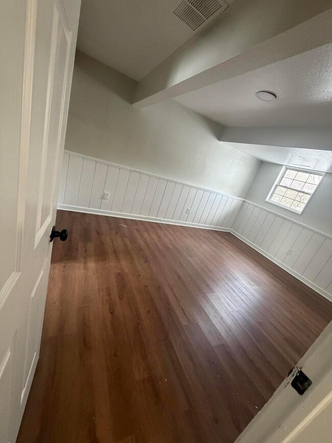 Building Photo - 4465 Paxton Dr S