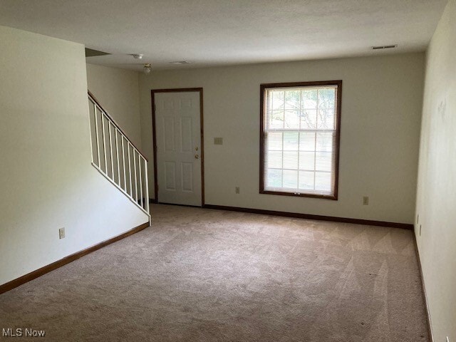 Building Photo - 723 Lakeview Dr