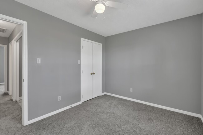 Building Photo - 16245 Sun View Ln