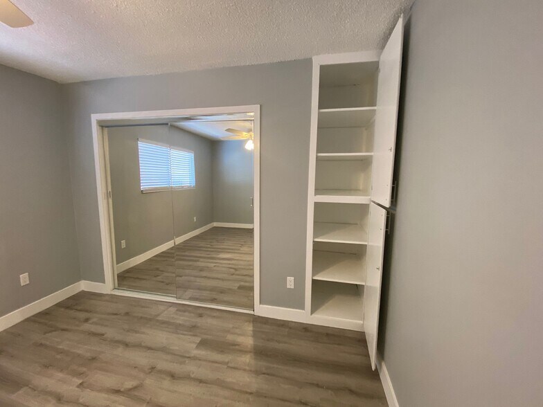 Building Photo - 4015 W Adams Blvd