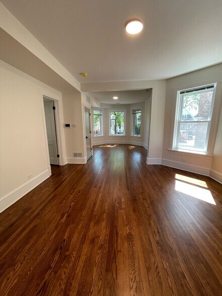 Building Photo - 3436 N Springfield Ave