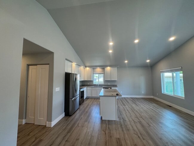 Building Photo - Non-Refundable & Security Deposit Total: $...